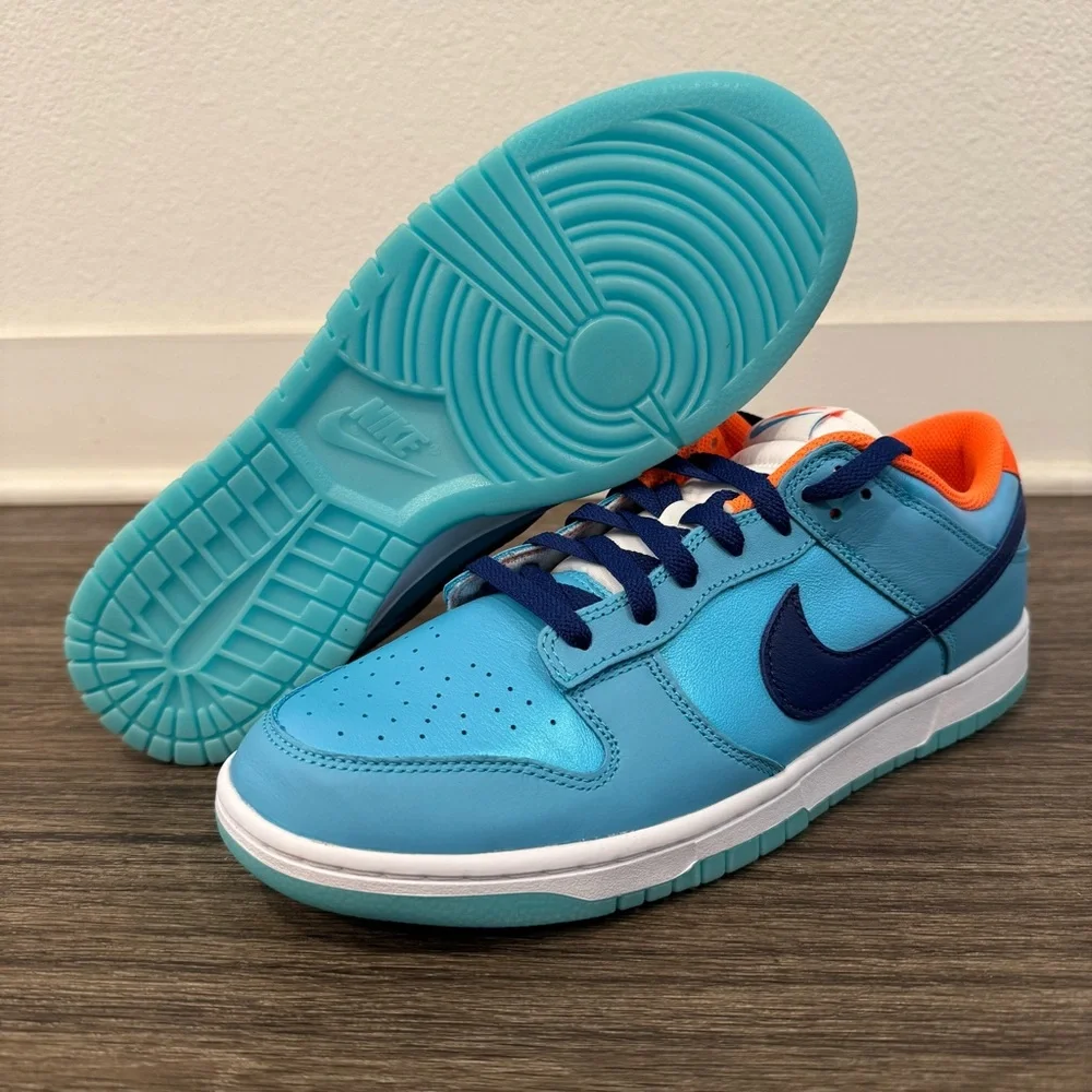 NIKE DUNK LOW SE sz 10.5